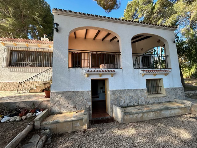 Villa for sale in quiet area of Javea