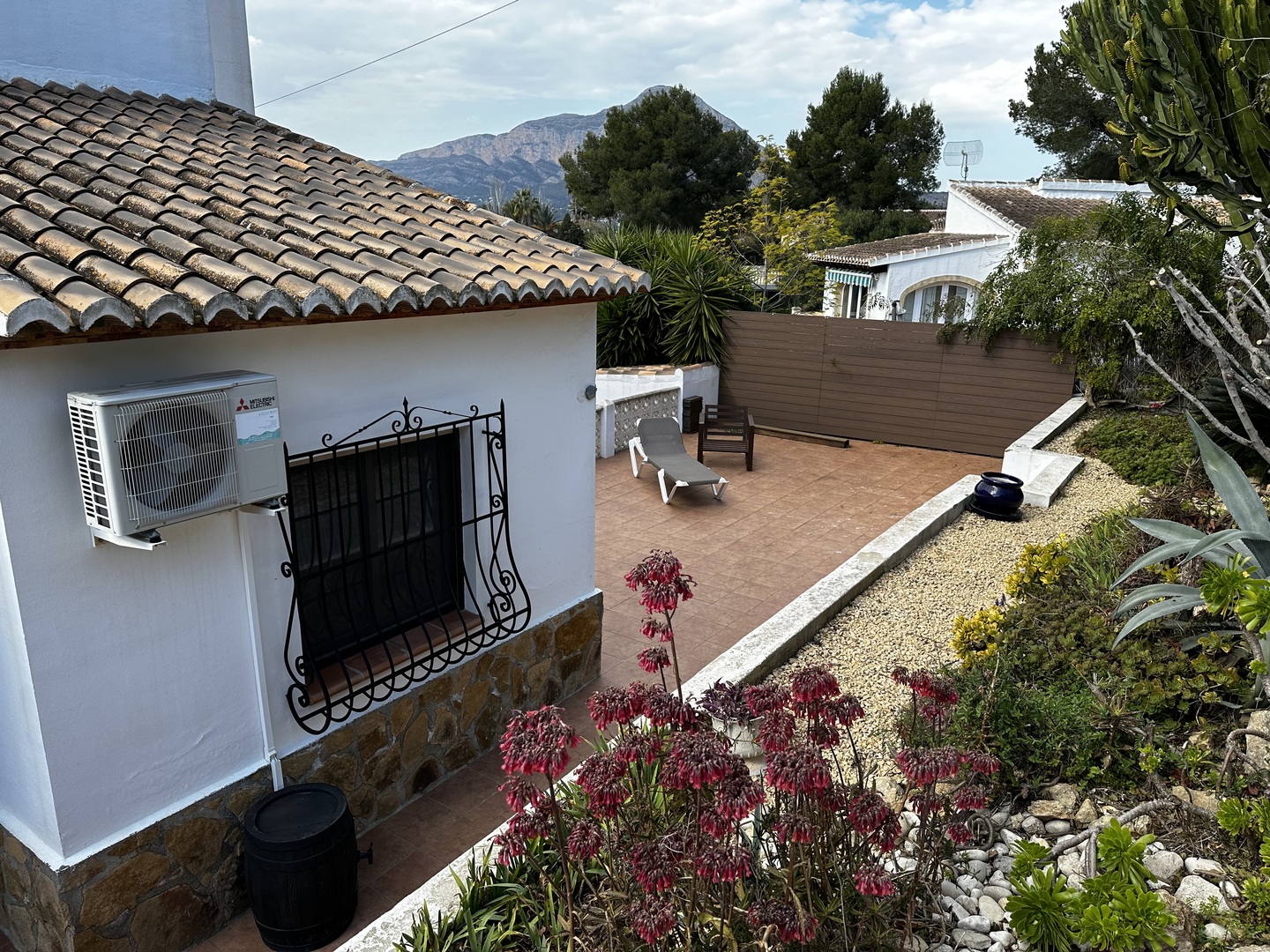Villa for sale in Javea with views of the Montgo